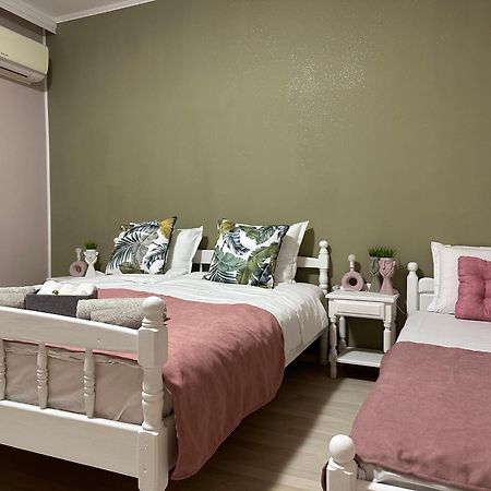 נסבר Guest House “Poli” מראה חיצוני תמונה