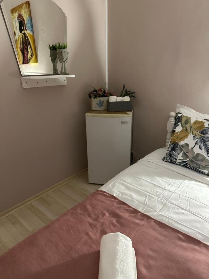 נסבר Guest House “Poli” מראה חיצוני תמונה