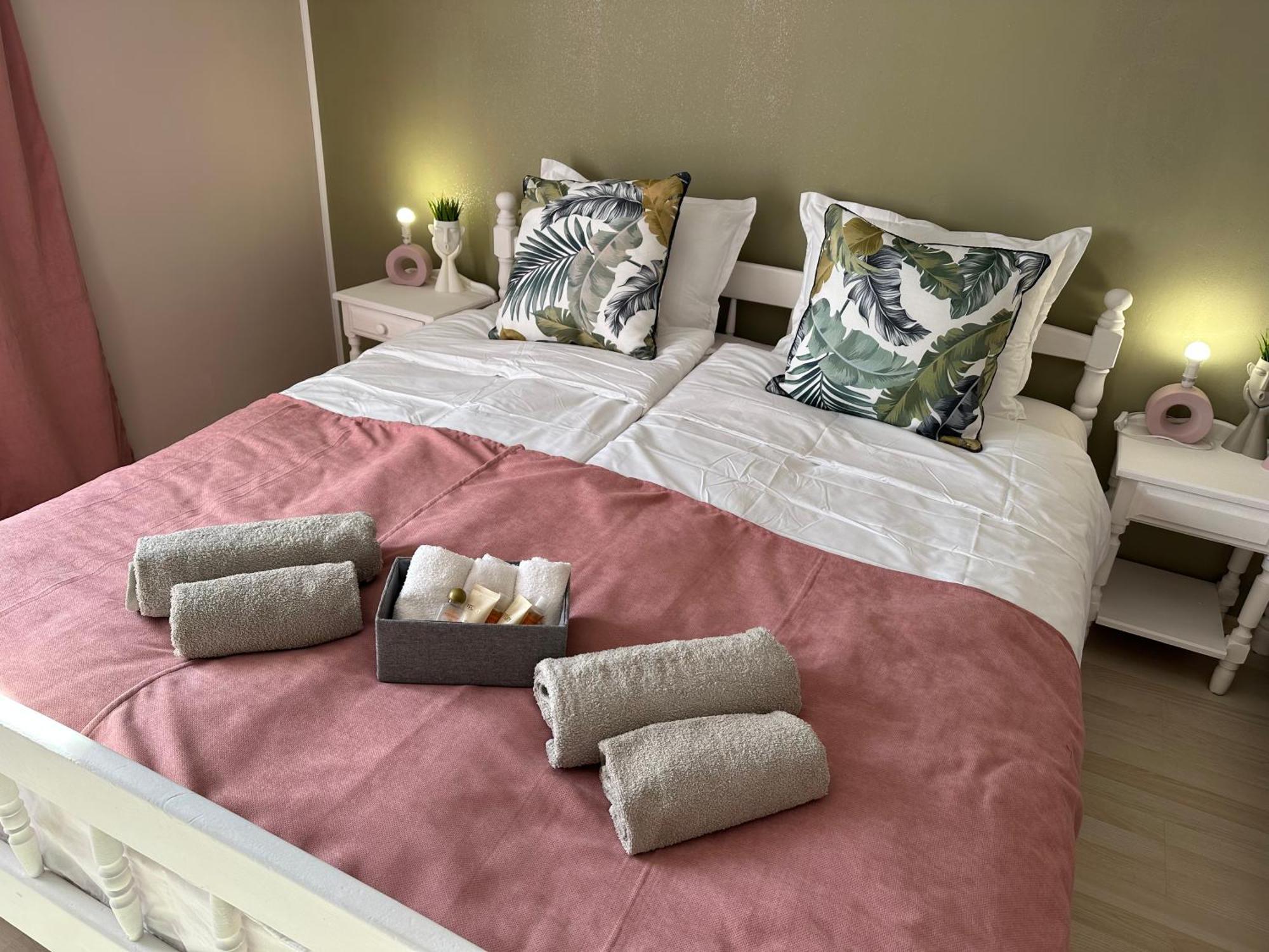 נסבר Guest House “Poli” מראה חיצוני תמונה